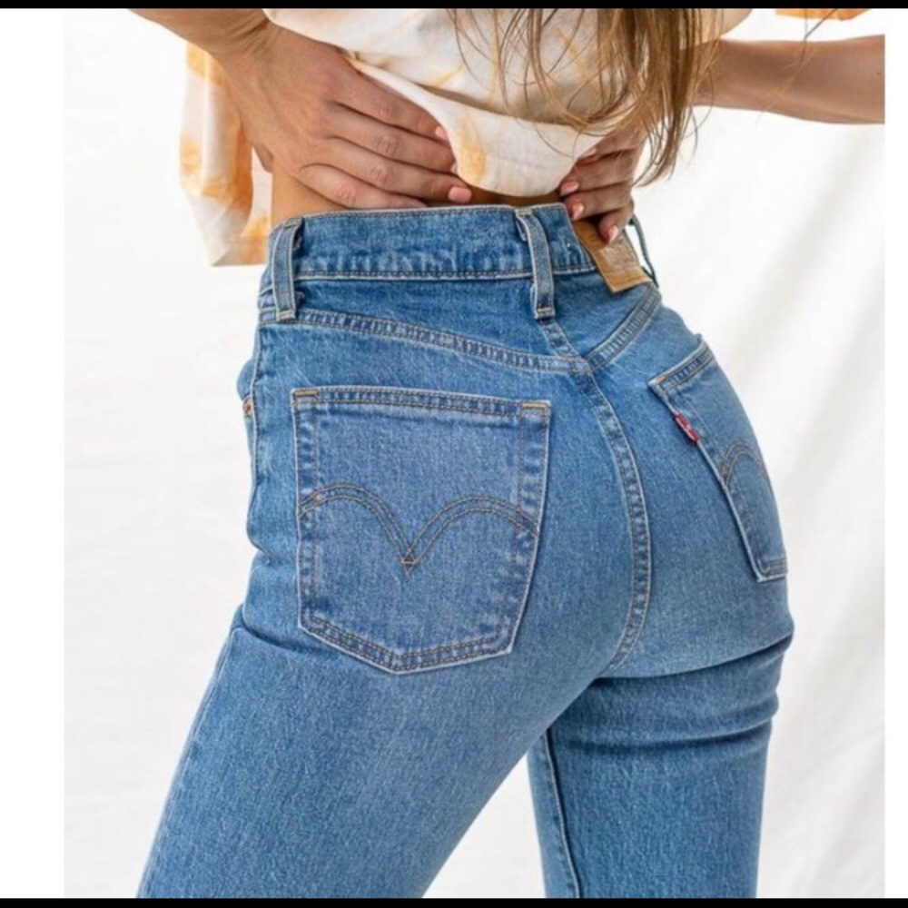 Levi’s Premium Ribcage Flare High Rise Jean Sz 26